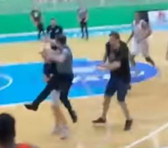 Imagem - Confusão marca jogo do NBB e árbitro é agredido após vitória do Caxias do Sul