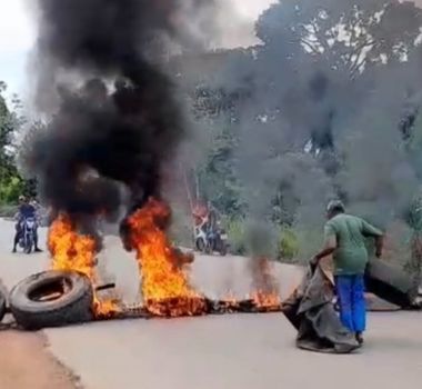Imagem - Moradores bloqueiam ruas em protesto por falta de energia elétrica no sudoeste do Pará