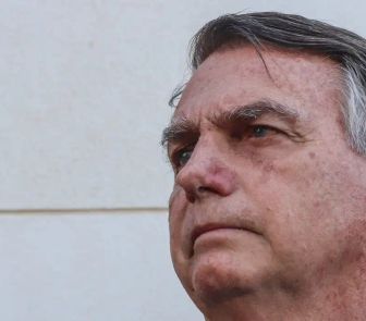 Imagem - Bolsonaro recebe visita médica após crises de azia na prisão, diz Carlos