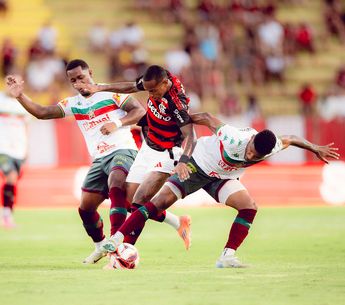 Imagem - Flamengo arranca empate com a Portuguesa nos acréscimos na estreia do Carioca