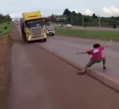 Imagem - Desafio viral termina com detenção de jovem em rodovia no Paraguai