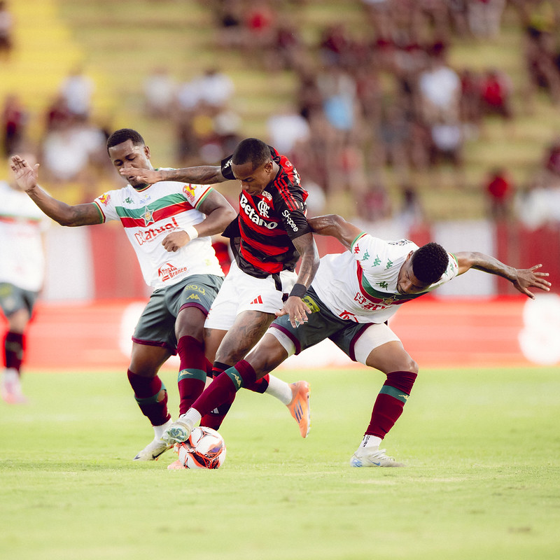 Imagem - Flamengo arranca empate com a Portuguesa nos acréscimos na estreia do Carioca