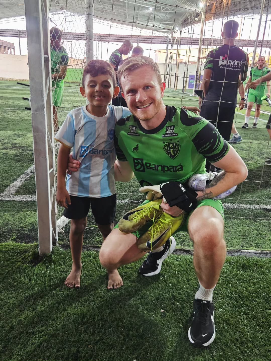 Imagem - Elenco do Paysandu realiza atividades físicas em arena de futebol society