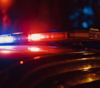 Imagem - Mãe é presa em Marituba suspeita de agredir os três filhos com fio elétrico