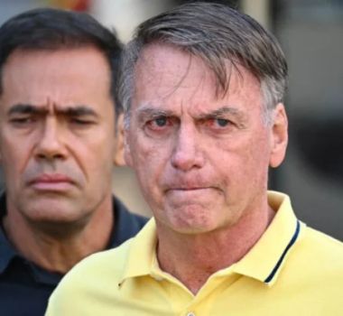 Imagem - Carlos reclama de PF fornecer protetor auricular ao pai como solução para barulho na prisão