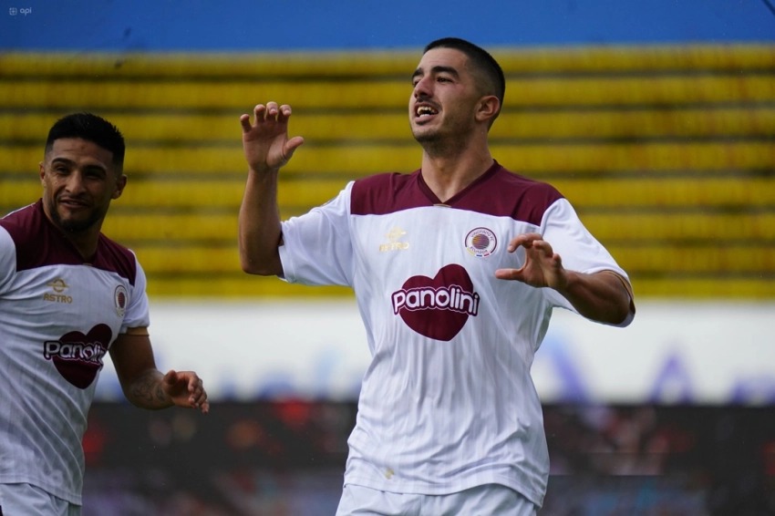 Argentino atua no futebol do Equador - 