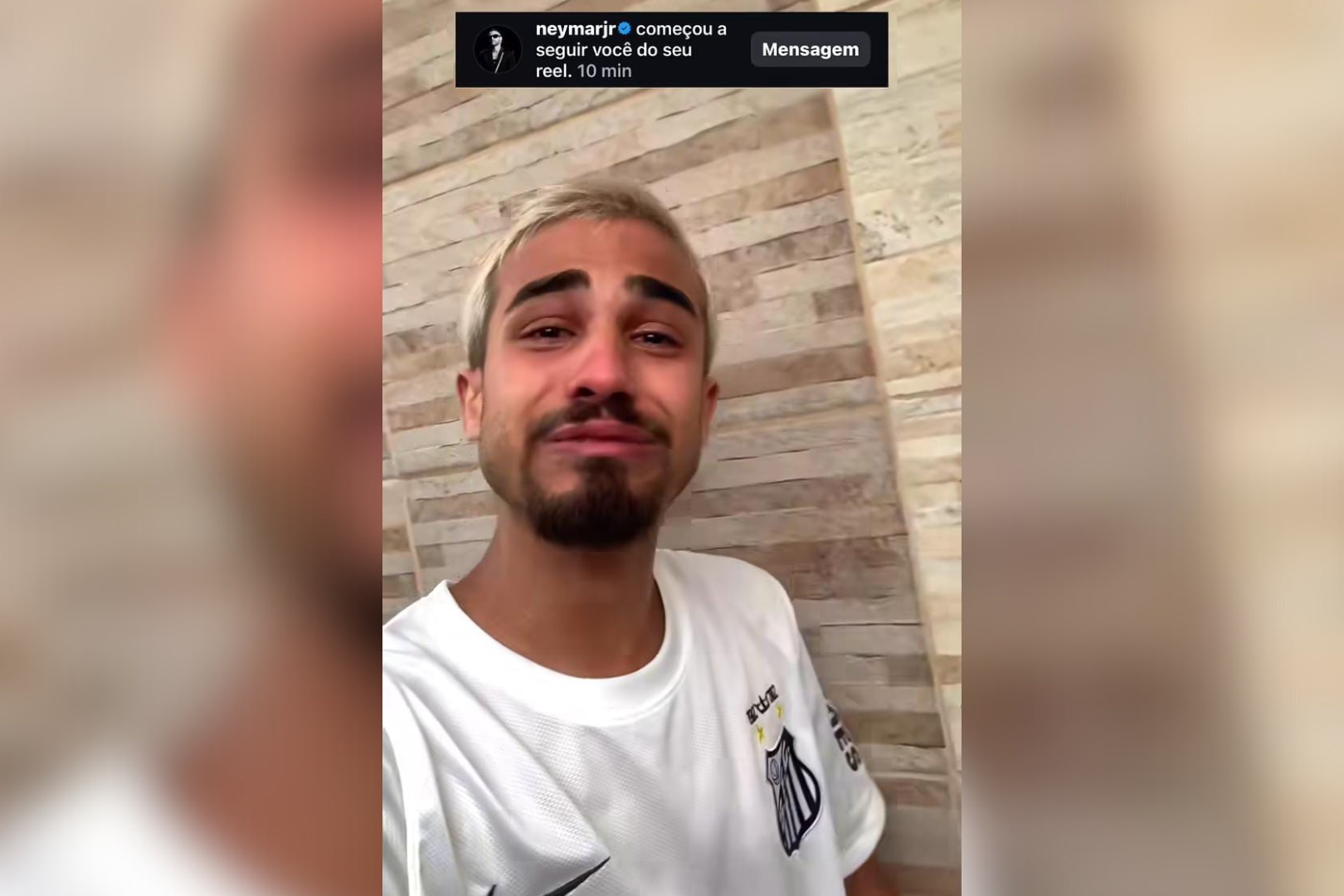 Criador de conteúdo chorou copiosamente -