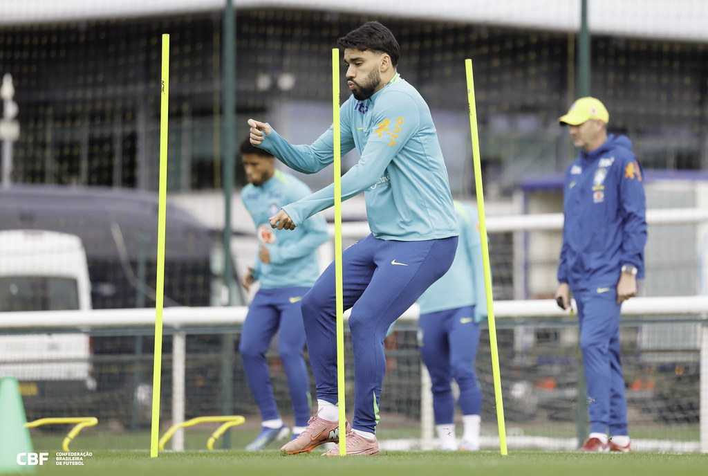 Lucas Paquetá durante treino da Seleção Brasileira