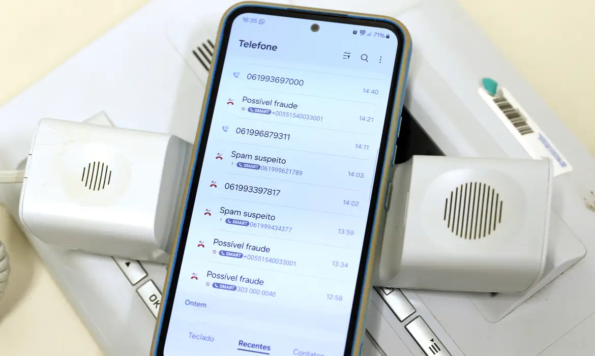 Cadastro bloqueia chamadas de telemarketing e crédito consignado

