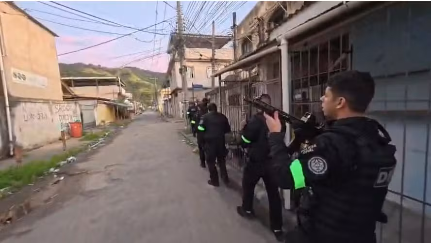 Imagem - Seis pessoas são presas em Operação Contenção, contra o Comando Vermelho