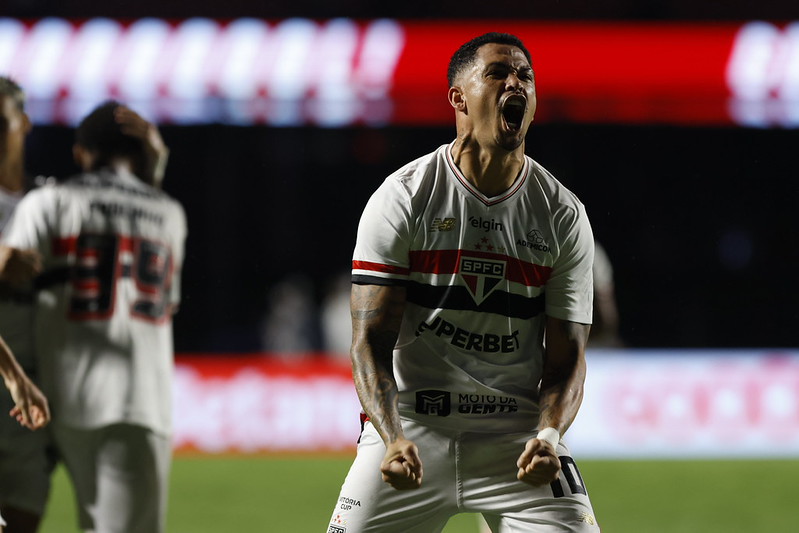 Imagem - Luciano decide, São Paulo vence o São Bernardo e reage no Campeonato Paulista