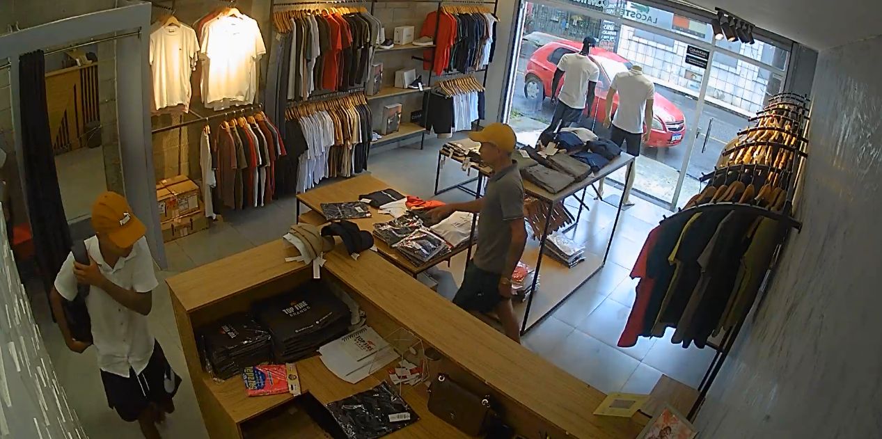 Imagem - Vídeo: criminosos invadem loja em Belém e na fuga levam funcionária como refém