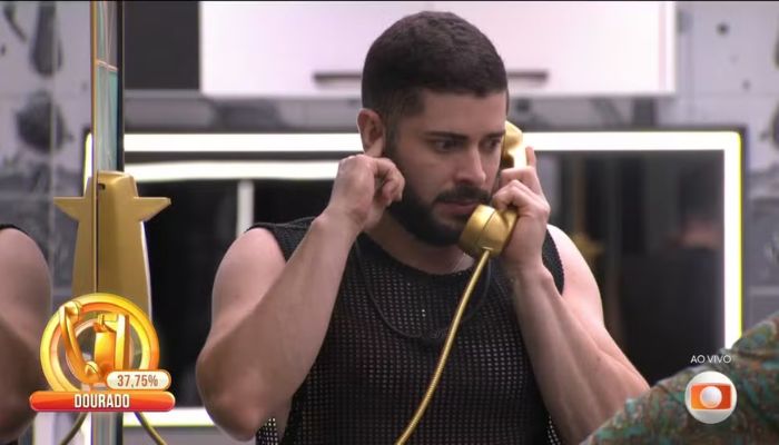 Marcelo atende o Big Fone, fica imune e indica Aline Campos ao paredão