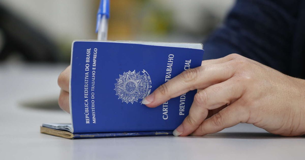 Empregos com carteira assinada crescem no Estado