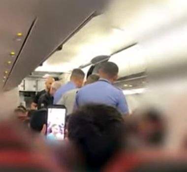 Imagem - Passageiro é retirado de voo em Brasília após descumprir norma de segurança aérea