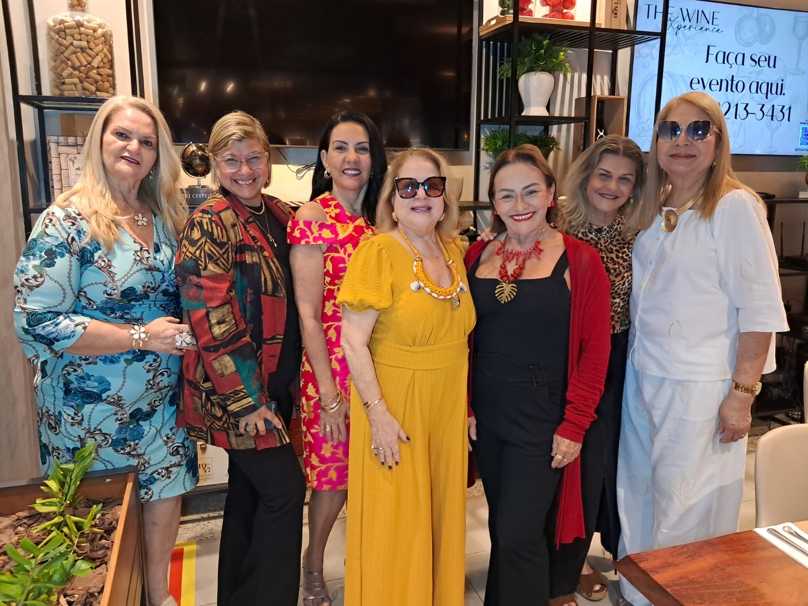 Clelicia Florenzano, Claudia Titan, Neuza Lima, Gal Fernandes, Pilar Nogueira, a colunista e Milly Moreira 