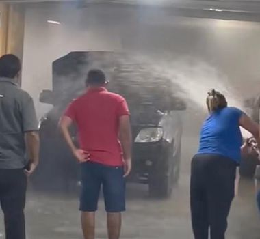 Imagem - Princípio de incêndio em carro assusta clientes em shopping de Belém
