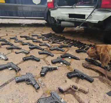 Imagem - Polícia Rodoviária Federal apreende armas que seriam levadas ao Complexo do Alemão