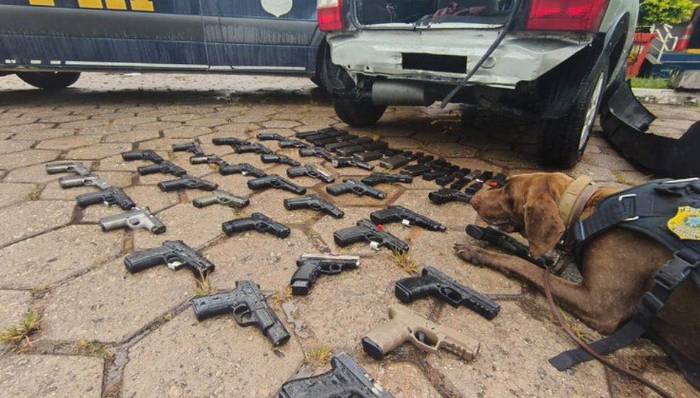 Imagem - Polícia Rodoviária Federal apreende armas que seriam levadas ao Complexo do Alemão