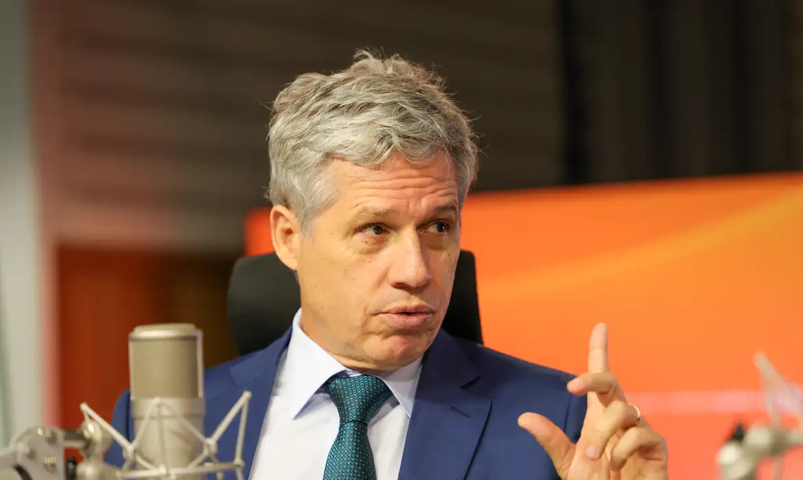 (Ministro do Desenvolvimento Agrário e Agricultura Familiar, Paulo Teixeira)