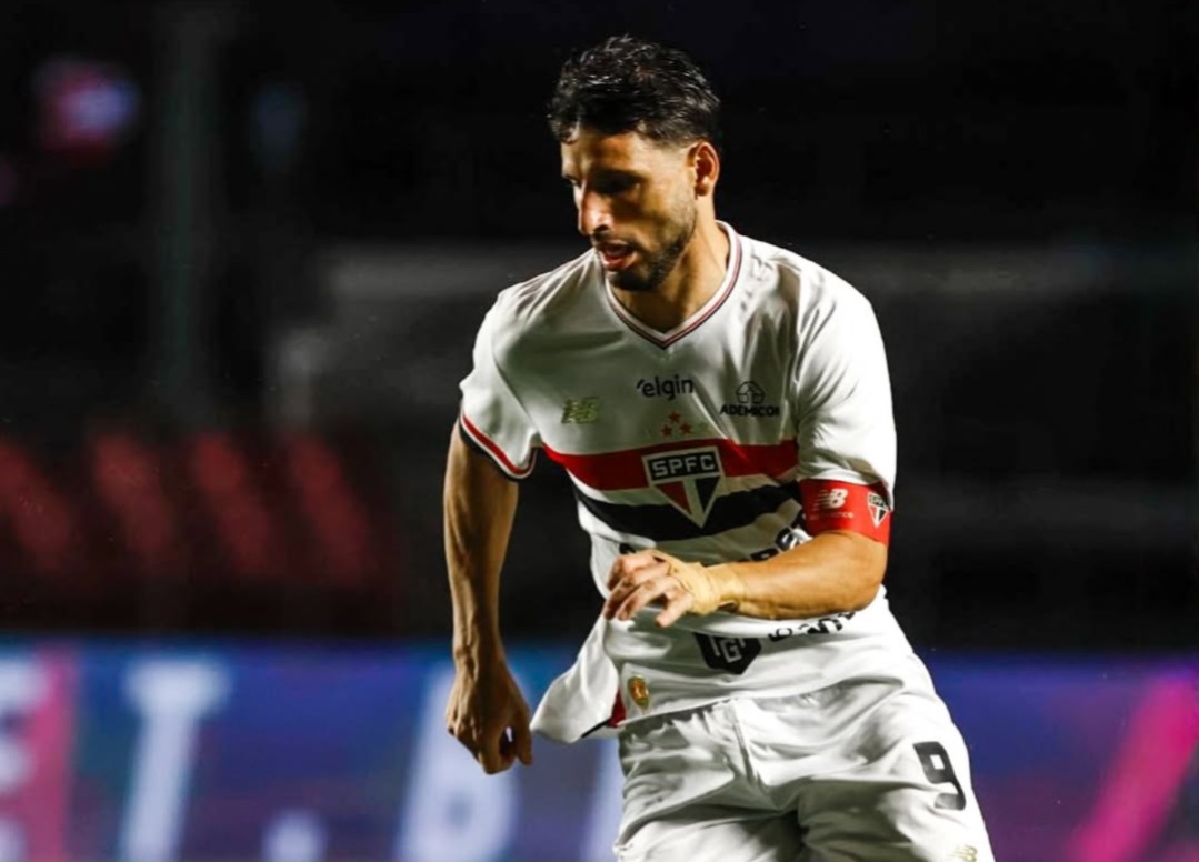 Dois gols de Calleri não adiantaram -