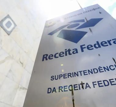 Imagem - Receita nega aumento de imposto para professores com novo piso