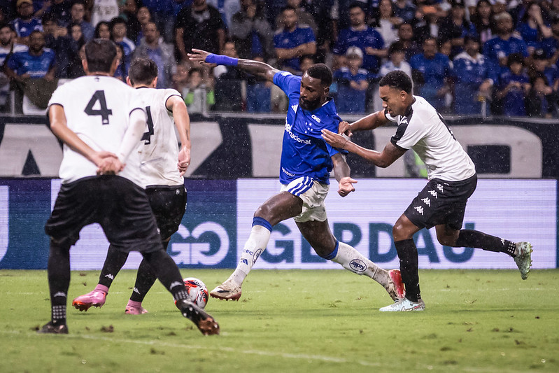 Gerson estreou com derrota no Cruzeiro - 