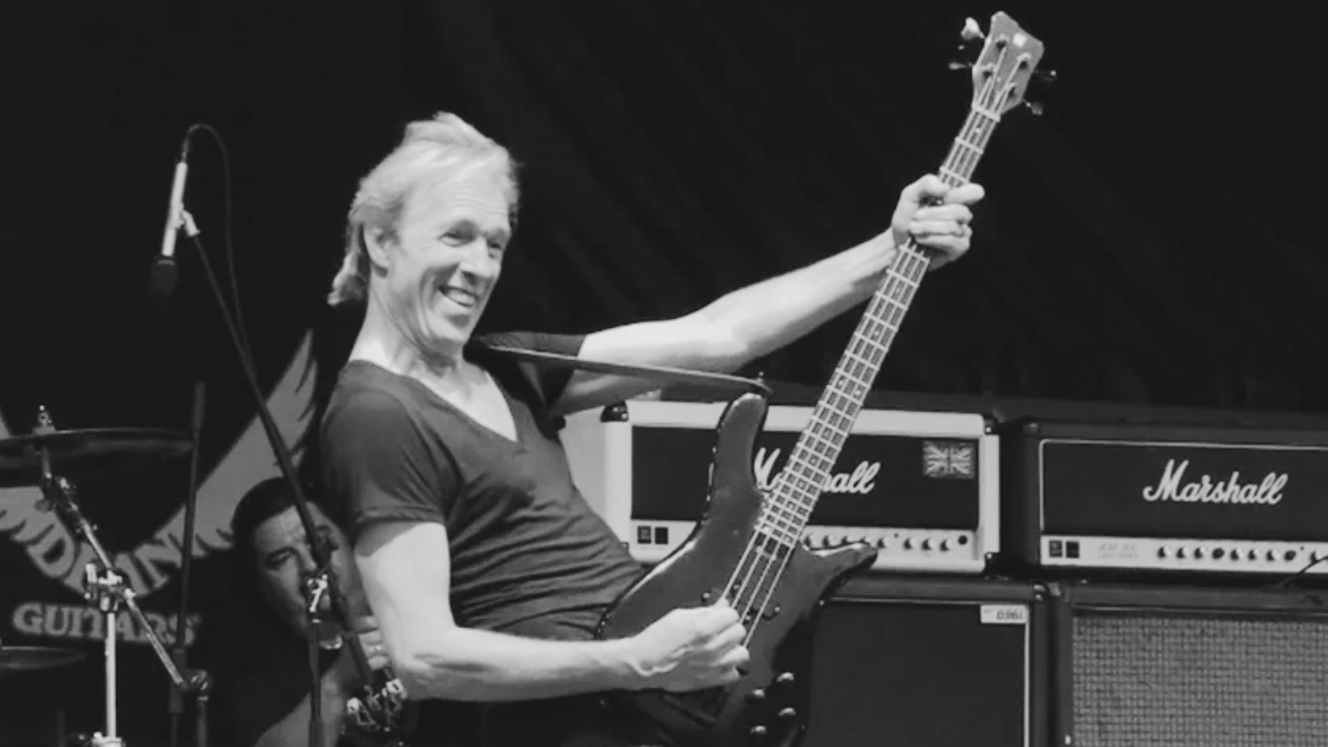 Músico enfrentava um câncer e teve a morte confirmada pela família nas redes sociais