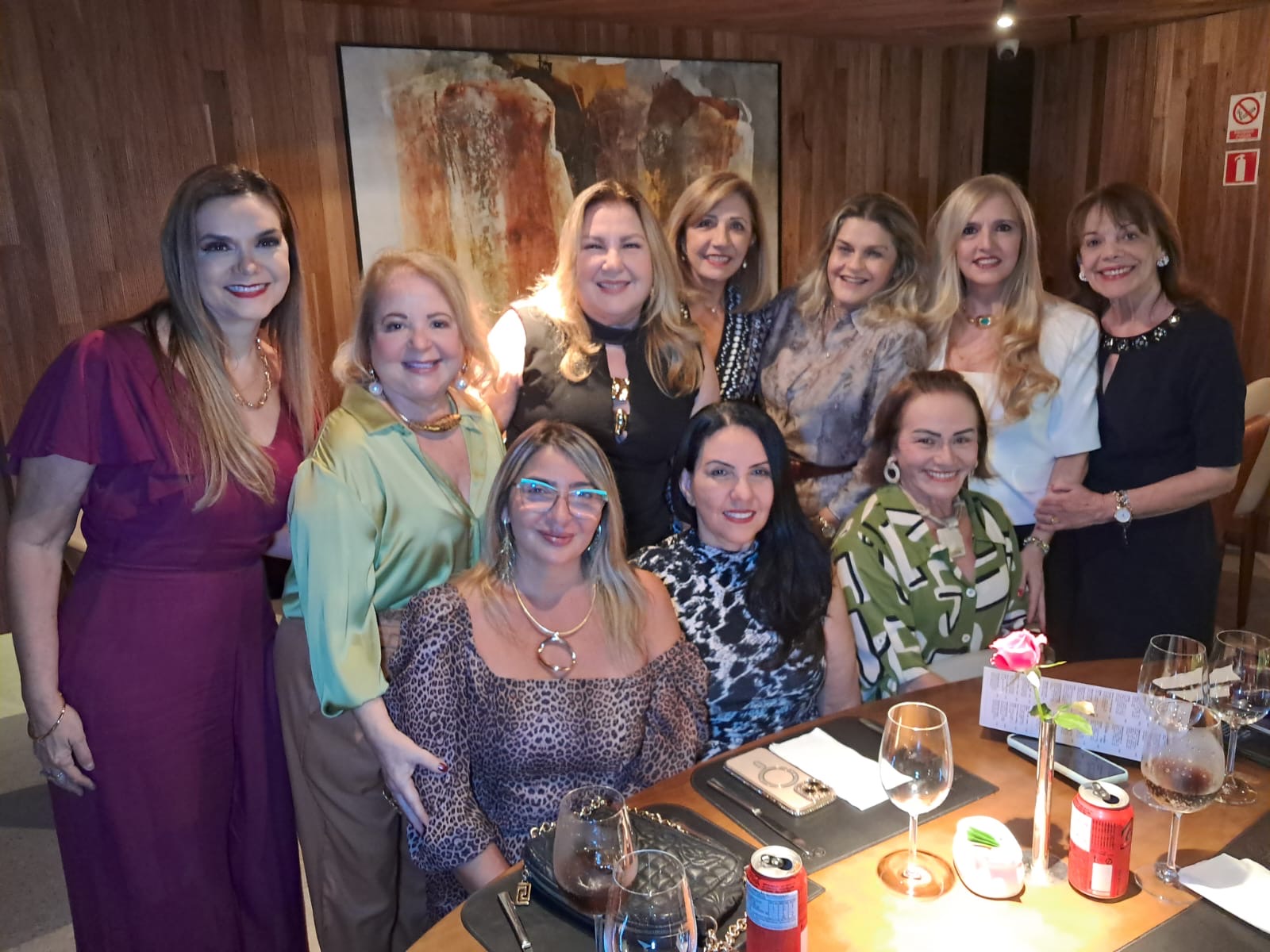 No Pissolatti, com a turma reunida: Nazaré Melo, Gal Fernandes, Rosana, Ceiça Ribeiro, Alessandra Bastiani, Safira Benzecry, Naiara Correa, Neuza Lima, Pilar Nogueira e a colunista 