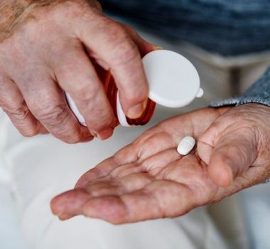 Imagem - Automedicação em pessoas idosas: um risco silencioso