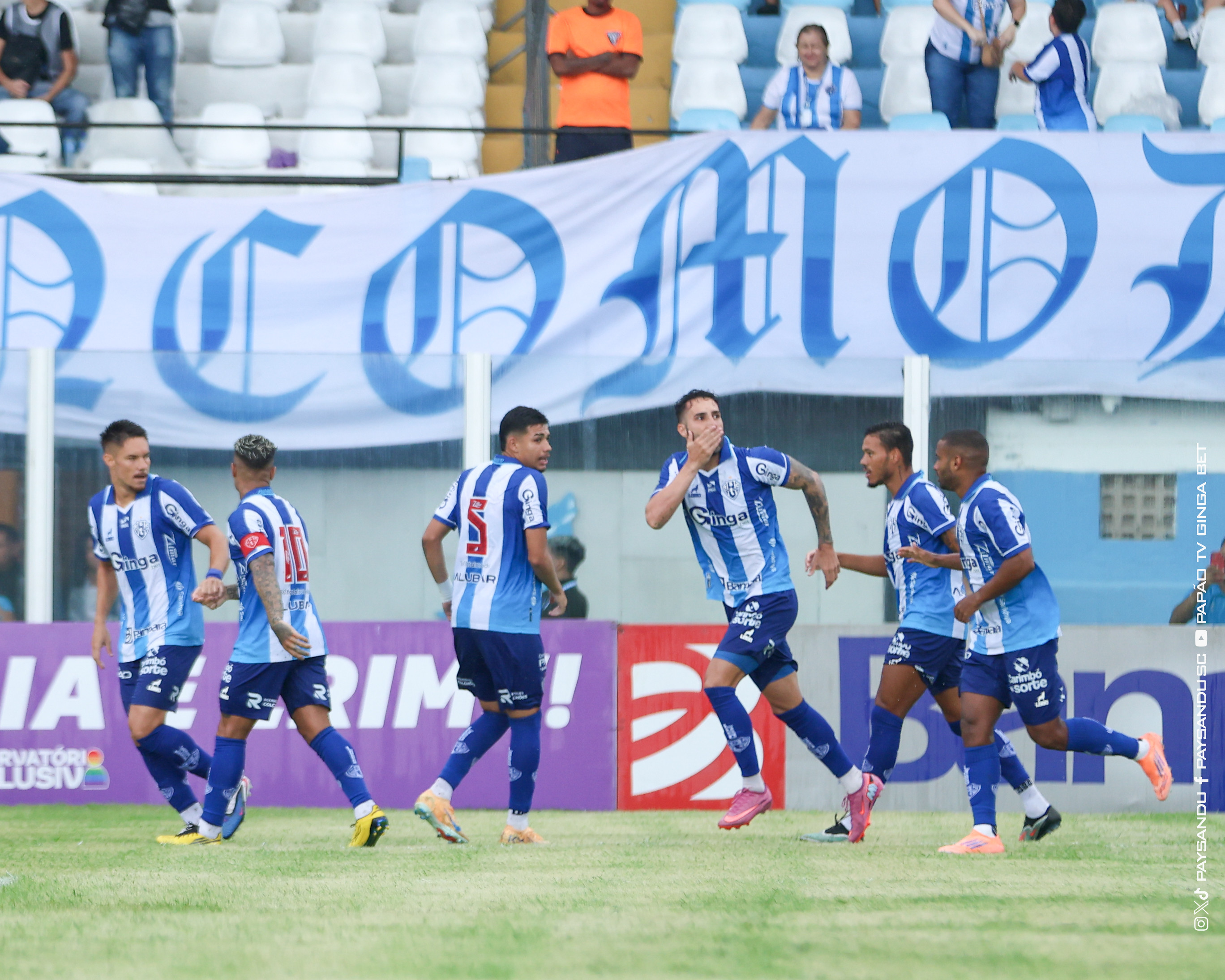  O treinador destacou que a equipe ainda está em construção