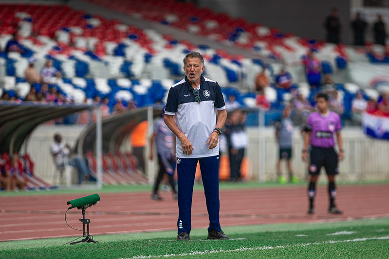 Osorio tem duas vitórias no comando do Leão - 