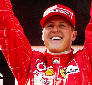 Imagem - Schumacher não está mais acamado e utiliza cadeira de rodas, aponta jornal britânico