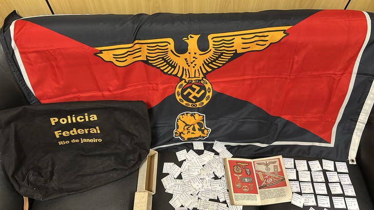 (O órgão protocolou o pedido de inquérito civil e criminal, o CNDH defende que o comércio pode configurar e estimular apologia ao nazismo.)