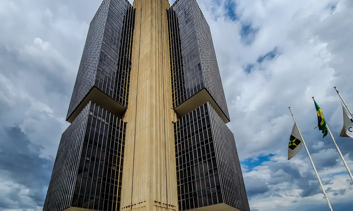 Taxa Selic está no maior nível em quase 20 anos.