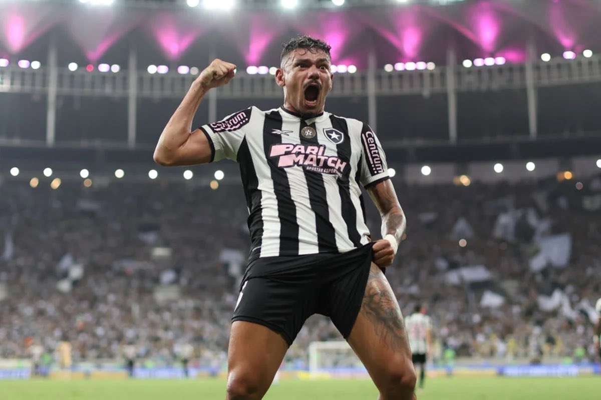 Imagem - Remo encaminha a contratação do atacante Tiquinho Soares, que estava no Santos