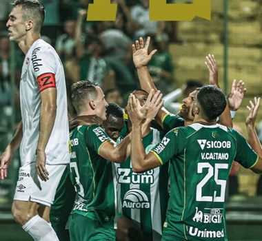 Imagem - Chapecoense reage no fim, vence o Santos por 4 a 2 e faz estreia histórica na Série A