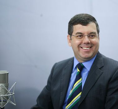 Imagem - Ex-ministro de Dilma liderou articulação para levar Banco Master ao Minha Casa, Minha Vida