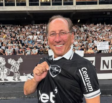 Imagem - Justiça do Rio proíbe John Textor de vender jogadores