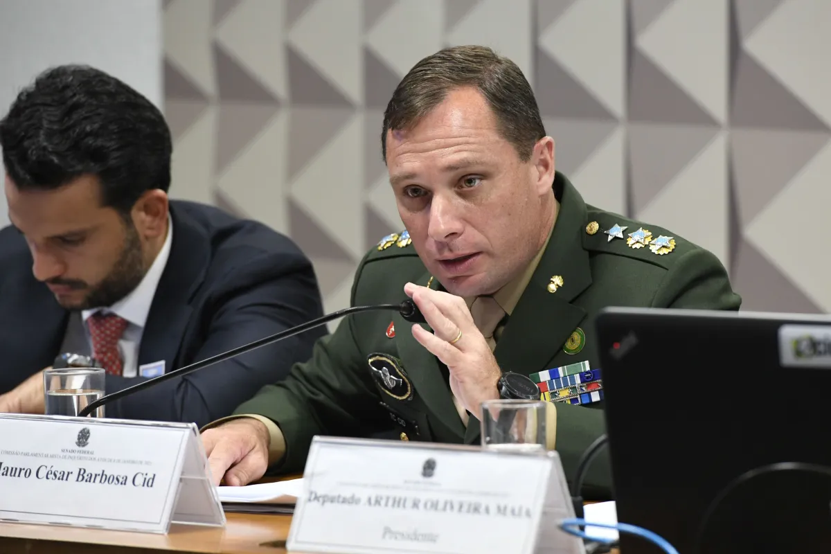 Ex-ajudante de ordens de Bolsonaro continuará recebendo remuneração proporcional ao tempo de carreira