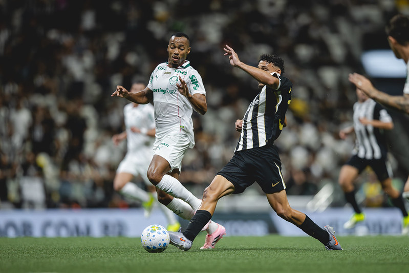 Jogo movimentado acabou empatado na Arena MRV - 