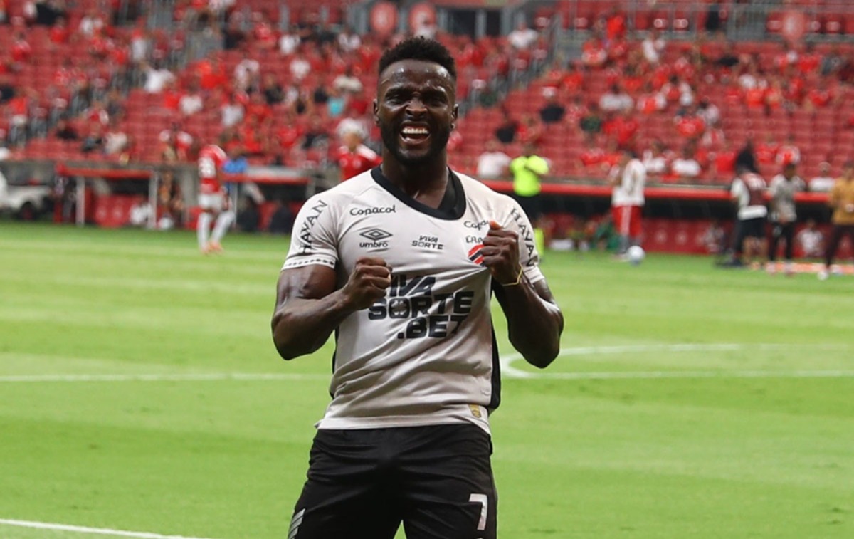 Mendoza marcou o gol da vitória do Furacão - 