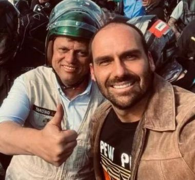 Imagem - Eduardo diz que visita de Tarcísio a Bolsonaro 'fortalece laços' e 'constrói pontes'