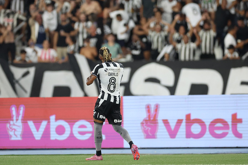 Imagem - Botafogo goleia o Cruzeiro e estreia com autoridade no Brasileirão 2026