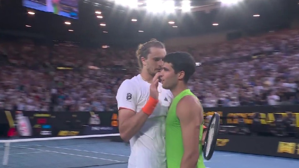 Imagem - Alcaraz supera Zverev em batalha histórica e avança à final inédita do Australian Open