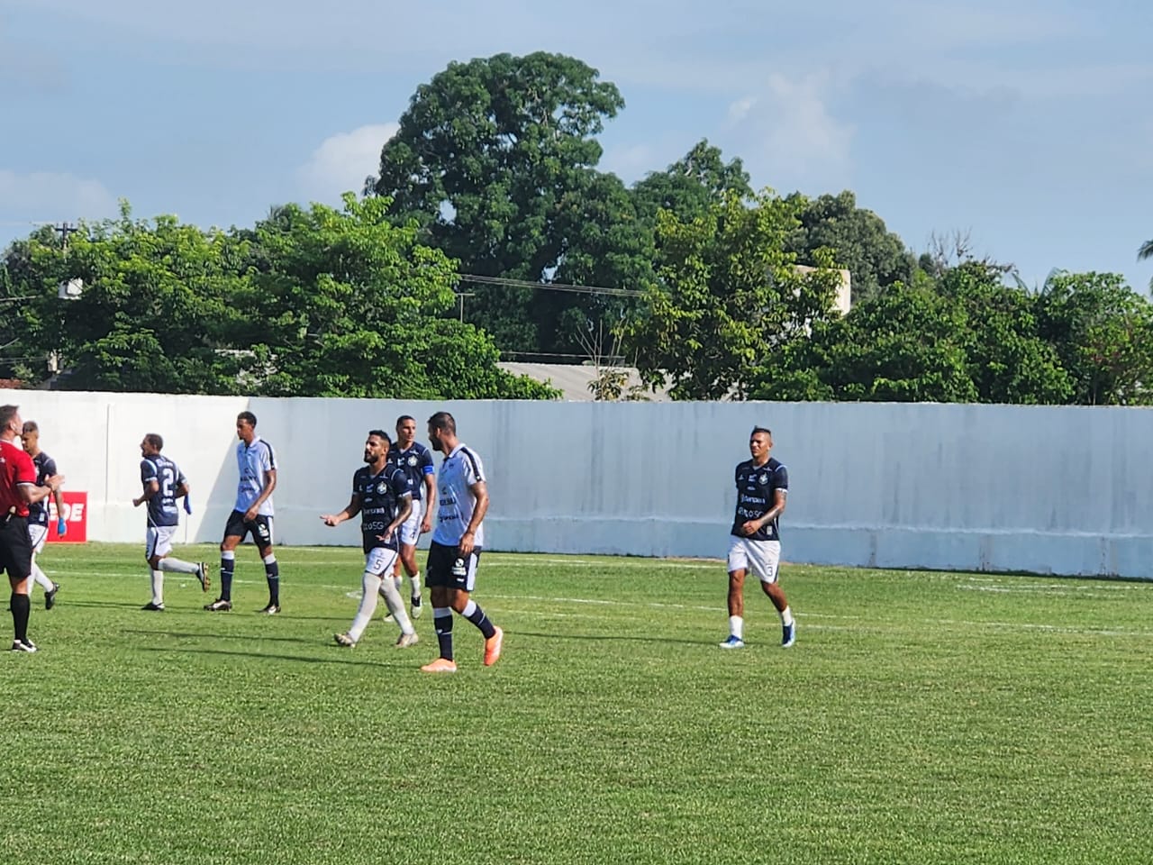 Duelo entre Leões no estádio Dedecão - 