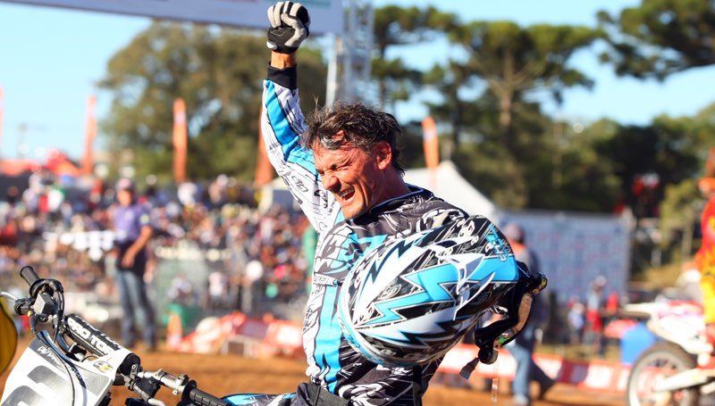Imagem - Lenda do motocross no Brasil, 'Chumbinho' Becker morre ao cair de ribanceira