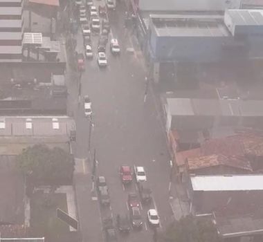 Imagem - Muita água: Belém enfrenta dia de caos com enchentes pela cidade