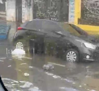 Imagem - Alagamento na Conselheiro Furtado complica trânsito no fim da tarde em Belém