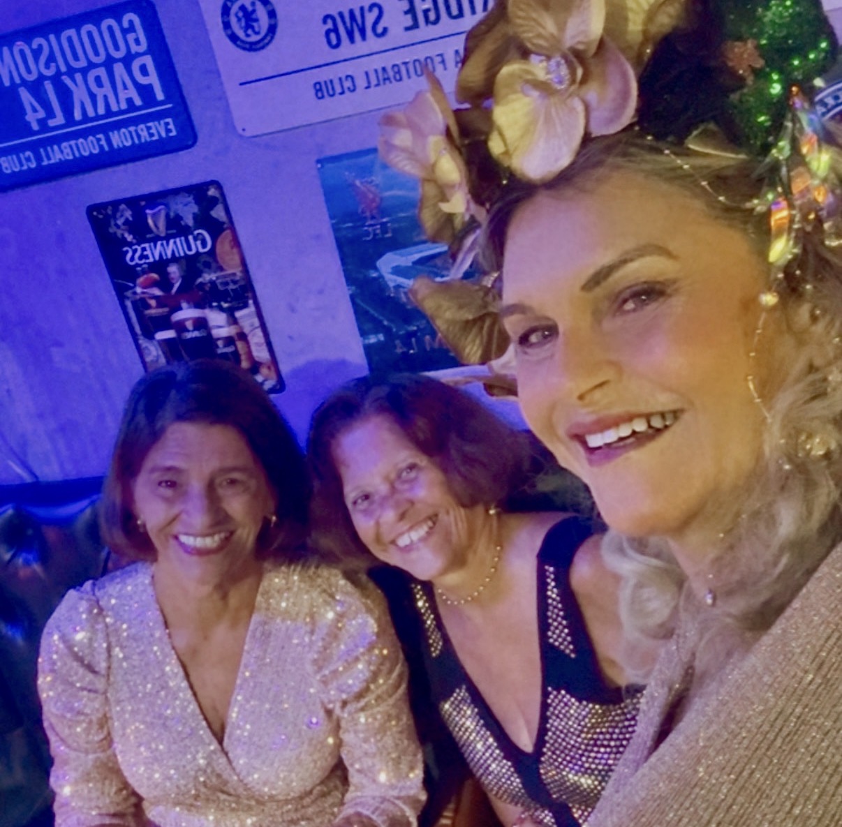 Ana Alice e Catarina Freitas com a colunista 